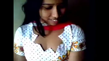 Tamil Temptress Flaunting Her Luscious Curves
