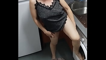 Me Encanta Follar A La Suegra, Con Sus Tetas Naturales Rebotando Y Ese Coño Apretado Que Me Vuelve Loco.