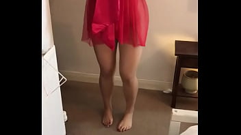 Sizzling Desi Dancer Moves Her Hips To Hypnotic Beats