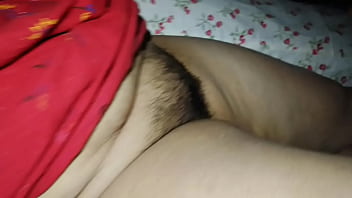 Desi Bhabi’s Hairy Pussy Gets Soaped And Scrubbed Clean