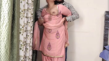 Bade Bhai Ne Chhote Ko Apni Besharmi Se Choda