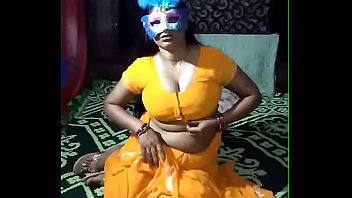 Desi Aunty’s Webcam Show: Fingering Her Wet Pussy And Cumming Live On Chaturbate