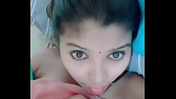 Sultry Indian Beauty Flaunts Her Exotic Mallu Allure