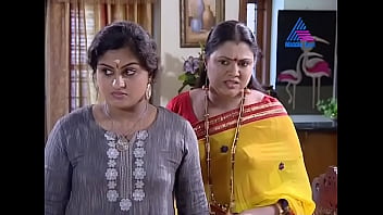 Mallu Cini Serial Aunty Chitra Shenoy’s Sultry Seduction