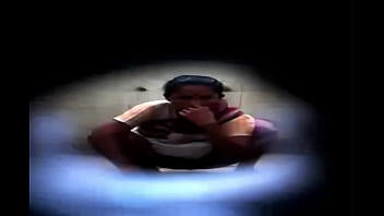 Sultry Tamil Maid’s Steamy Bathroom Encounter