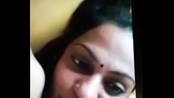 Tamil Beauty’s Sultry Selfie Seduction