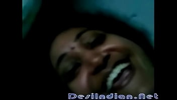Desi Telugu Aunty: Cute And Curvy
