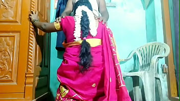 Sultry Indian Aunty Getting Wild And Wet