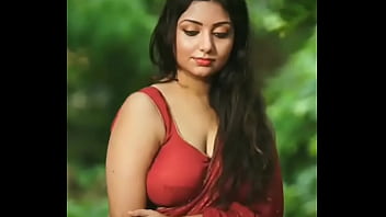 Voluptuous Mallu Beauty With Ample Curves