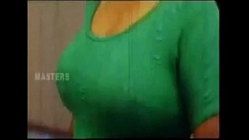Reshma’s Steamy Bath Scene, Dripping Wet And Ready For Action