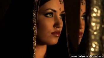 Bollywood’s Hottest Hips: A Seductive Dance Of Desire