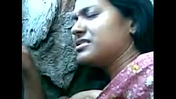 Sultry Indian Bhabi With Curves That Drive Men Wild