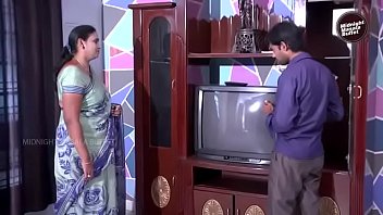Sizzling Desi Aunty’s Steamy Affair With The Cable Guy