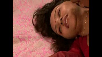 Sizzling Tamil Shanthi’s Steamy, Seductive Scene