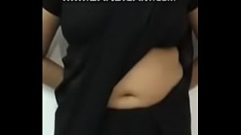 Deep And Curvy Navel On This Hot Desi Wife
