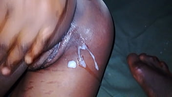 Couple Amateur ébène S’offre Un Orgasme Intense Et Une éjaculation Hardcore