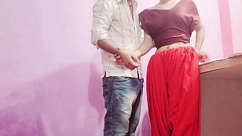 मेरी देसी भाभी को मैंने बोला कि मुझे ज़ोर-ज़ोर से चोदना है