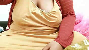 Curvaceous Bengali Bhabhi With Irresistible, Luscious Tits