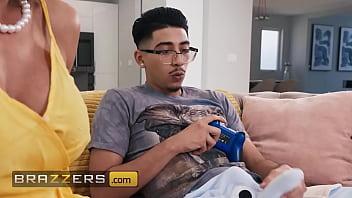 Get A Discount On Brazzers With The Elephant-sized Stud Taylor Vixxen – Enter Xvpromo Now For A Wild Deal!