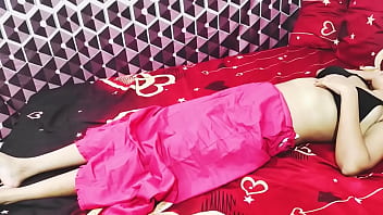 Desi Bhabhi Ki Garmi Bharne Wali Tanhai Mein Akele Ghar Par Chudai