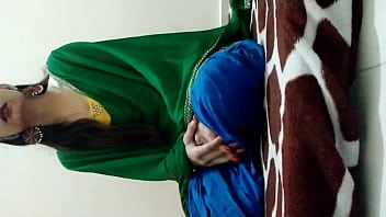 Mujhe Toh Bas Lund Choosna Pasand Hai, Andar Lena Nahi