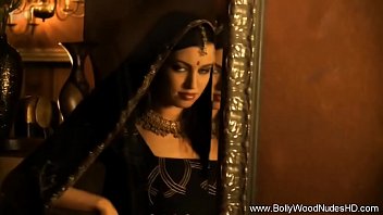 Luscious And Ravishing Indian Beauty, Dripping With Desire
