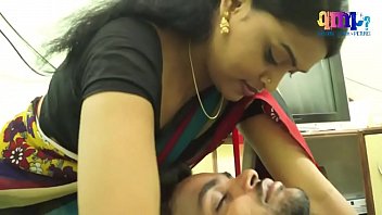 Sizzling Affair: A Lonely Indian Housewife’s Steamy Nights With A Tech-savvy Software Engineer