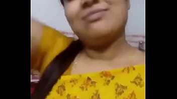 Curvy Deshi Aunty With Seductive Moves