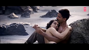 Baring It All: Kangana Ranaut’s Daring Topless Reveal