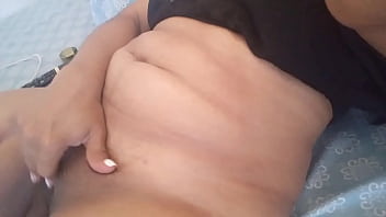 Caliente Colegiala Se Despierta Pensando En La Follada Que Le Dará Su Viejo Pervertido