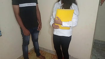 सैलरी बढ़वाने के लिए मेरी गीली चूत ने ऑफिस के बाथरूम में बॉस का लंड चूसा और चुदवाया!