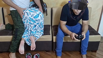 Deseo Que Mi Novio Se Meta En Su Mundo Virtual Para Que Su Amigo, Con Esa Verga Enorme, Me Folle Sin Piedad En Una Escena De Puro Ntr.