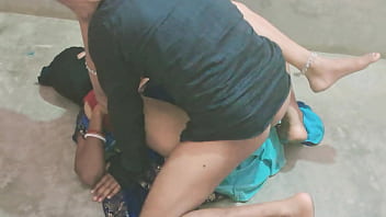 Rural Desi Housewife’s Busty Homemade Sex Tape
