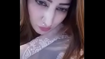 Seductive Indian Aunty’s Naughty Hindi Phone Fantasies
