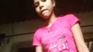 Country Cutie Bares All In A Steamy Solo Selfie