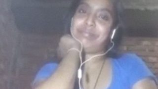 Desi Village Girl’s Naughty Video Call Fingering Session