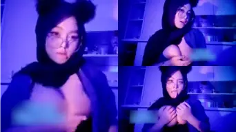 Lyari Chan’s Hijab Tease: Squeezing Her Luscious Melons