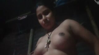 Sizzling Tamil Aunty Strips Down For A Steamy, Wild Sex Tape