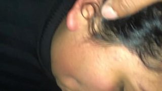 Mamá Solitaria Se Traga Mi Verga En El Asiento Trasero De Un Taxi Recorriendo Lima.