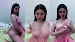 Pantat Montok Dan Payudara Menggoda Bikin Host Ganteng Ini Tak Kuasa Menolak