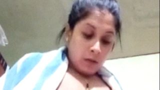 Sultry Chennai Tcs Babe Strips Down For Her Lover’s Eyes