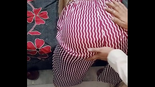 Priyanshisharma14 को पीछे से मोड़कर जोरदार चोदा