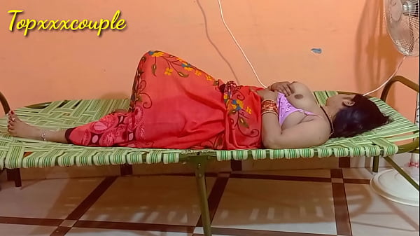 भारी भरकम चूचियों वाली गाँव की भाभी की देसी मजेदार चुदाई।
