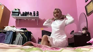 Clara’s Hijab-wrapped Wetness: A Sultry Show Of Desire