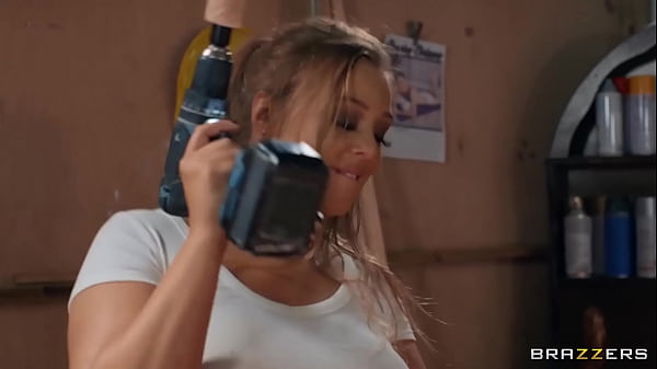 Beth And Atlanta Get Down And Dirty With Deep Drilling Action