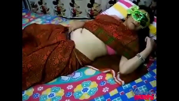 Velamma’s Desperate Fingers: A Sultry Indian Bhabhi’s Naked Self-pleasure