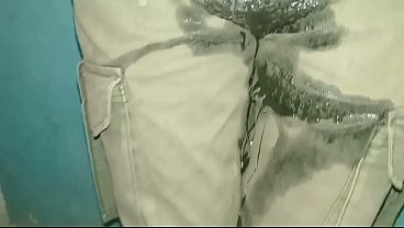 Mojado Y Gimiendo: Cómo Un Pañal Empapado De Orina Desencadena Una Cascada De Placer