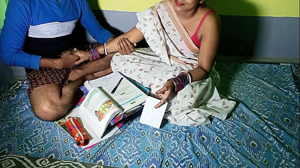 गरमा देसी टीचर की चुदाई की निजी क्लास… हिंदी में गंदी बातें करते हुए