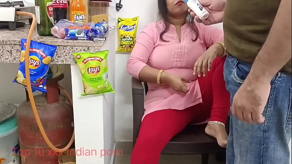 Desperate Housewife’s Dirty Debt: Mumbai Shopkeeper’s Xxx Bargain In Hindi