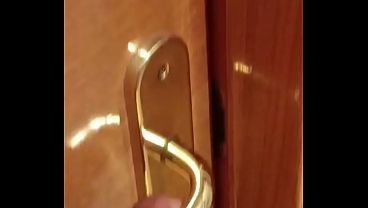 Mi Suegra Me Pidió Que Guardáramos Nuestro Secreto Ardiente Bajo Las Sábanas.